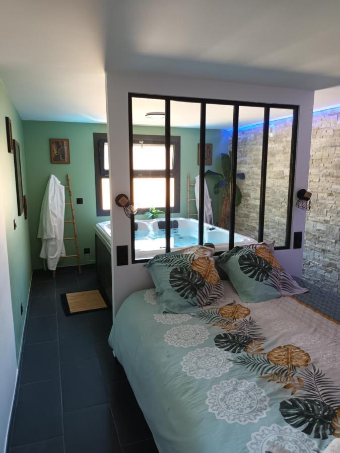 Superbe appartement avec jacuzzi et extérieur Perpignano Esterno foto