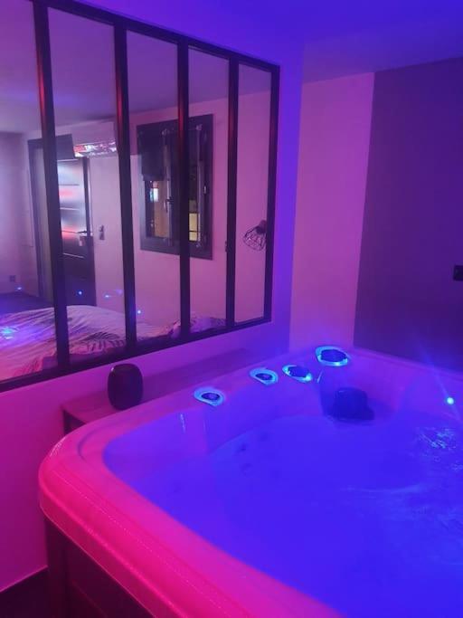 Superbe appartement avec jacuzzi et extérieur Perpignano Esterno foto