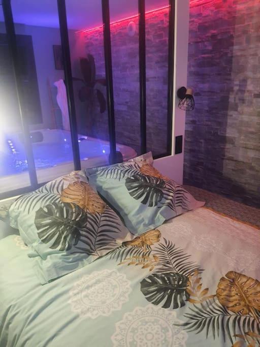 Superbe appartement avec jacuzzi et extérieur Perpignano Esterno foto