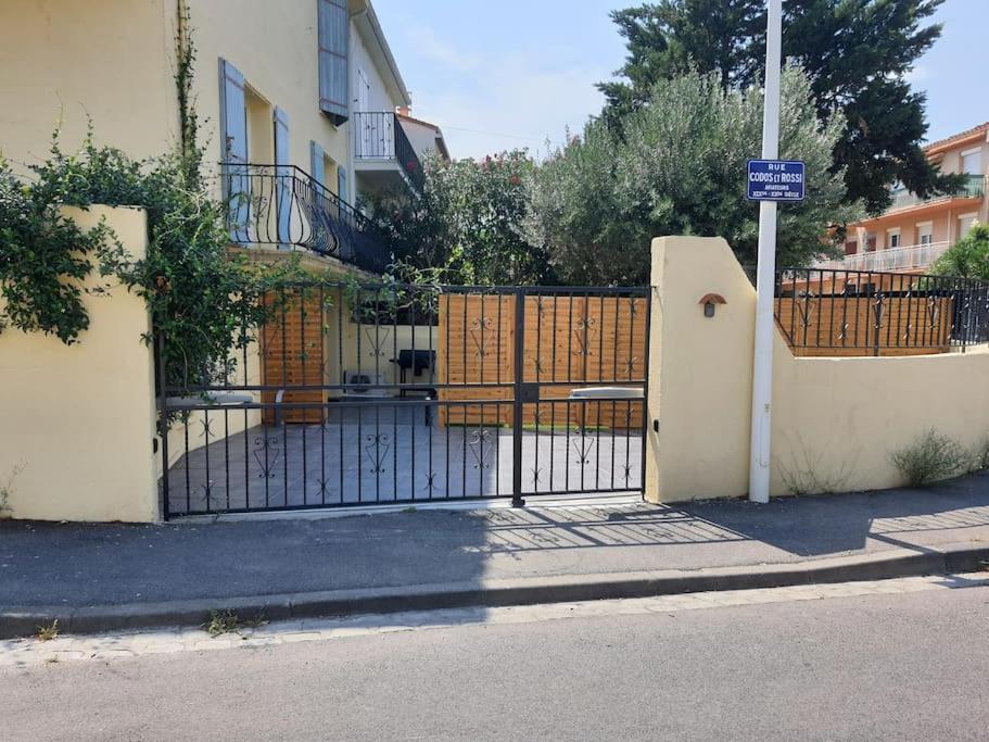 Superbe appartement avec jacuzzi et extérieur Perpignano Esterno foto